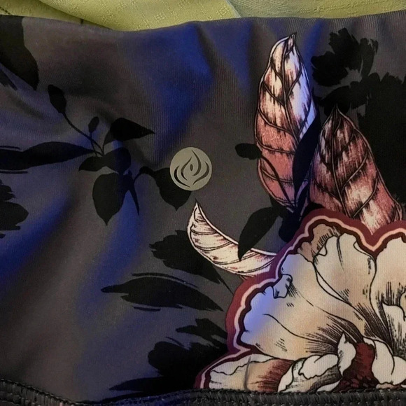 Apana Floral Yoga Pants Leggings Workout Athleisure Contemporary Size S - Picture 3 of 4